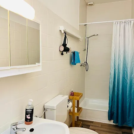 Amelie - Mit Tv, W-lan, Mikrowelle Und Kuehlschrank, Bad Mit Dusche Lejlighed