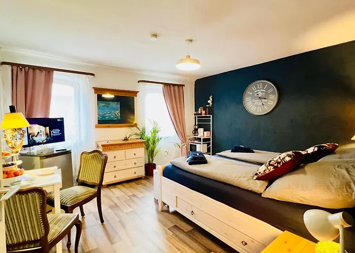 Amelie - Mit Tv, W-lan, Mikrowelle Und Kuehlschrank, Bad Mit Dusche Appartamento *